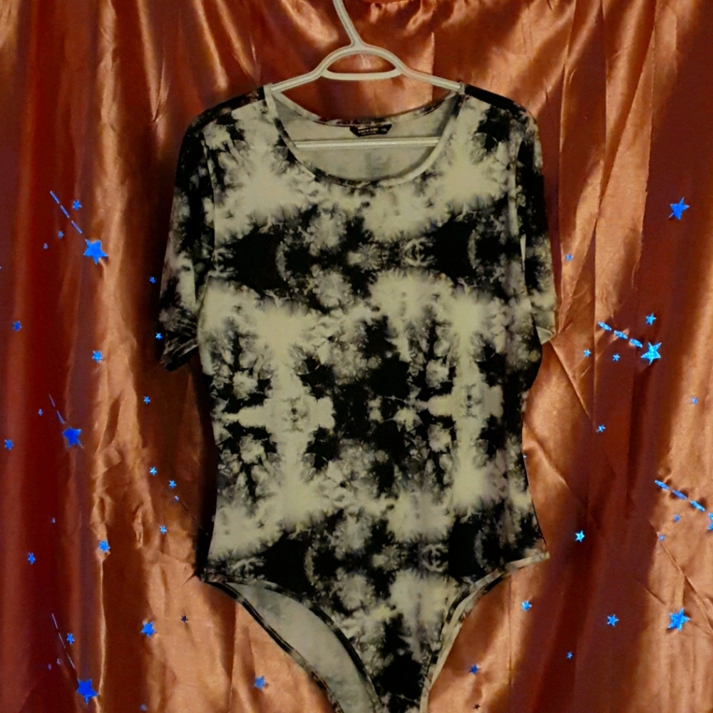🎀Tye die body suit🎀